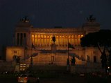 ROMA-ALTARE DELLA PATRIA IN NOTTURNA.JPG